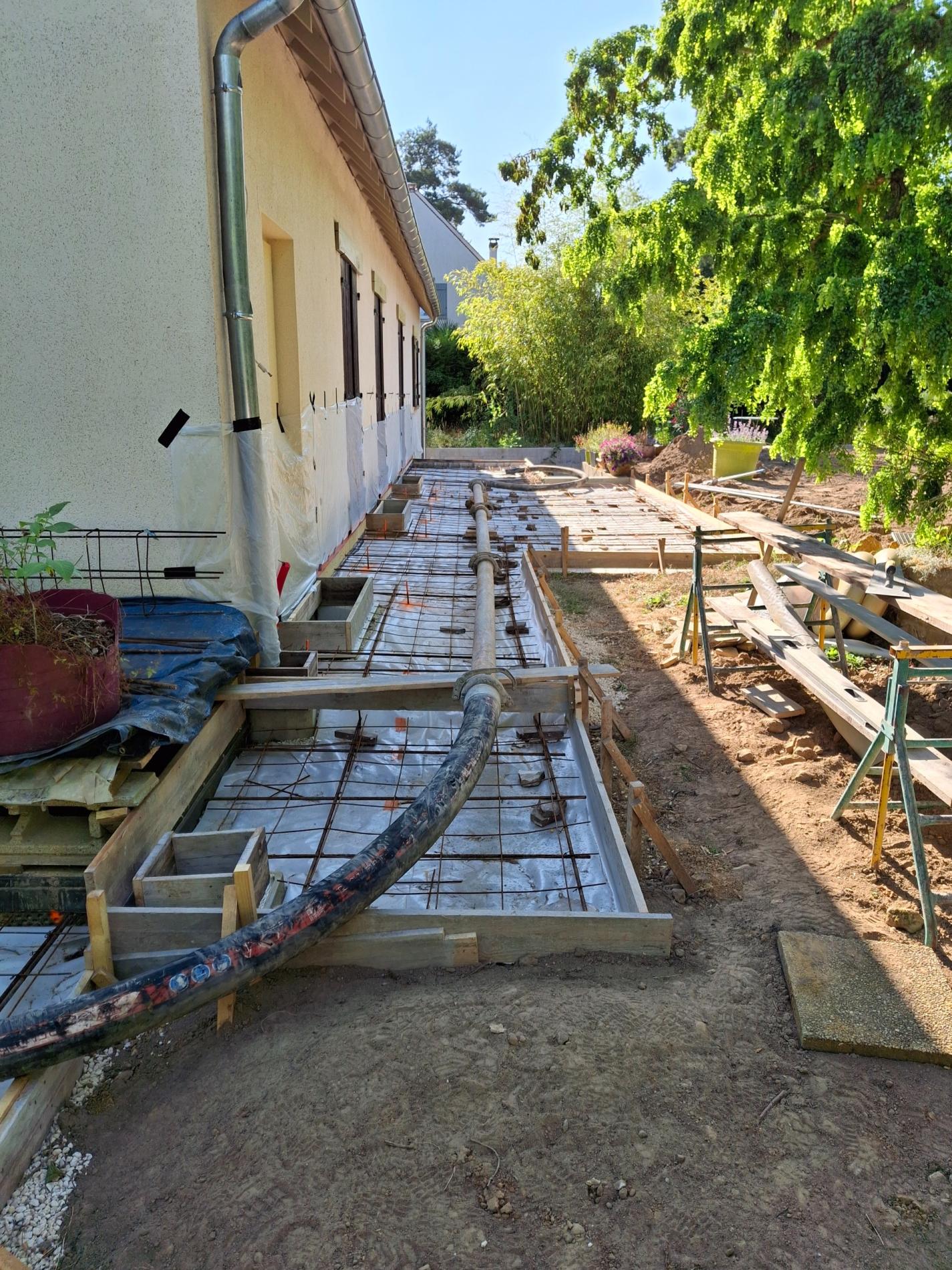 Création terrasse Dalles Travertin OPUS