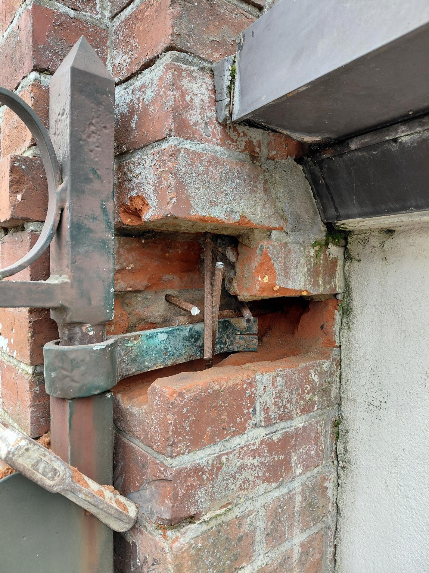 Réparation gond de portail